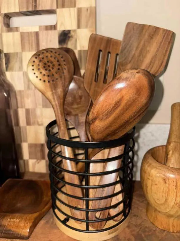 Customer photo of Mooues teak utensils arranged in a kitchen utensil basket