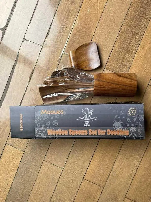 Customer photo of the boxed Mooues teak utensil set after delivery